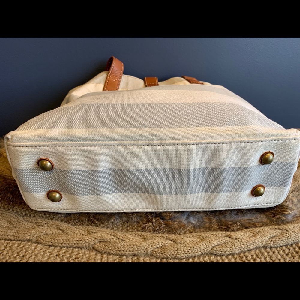 Shoulder Bag - Picture 7 of 10